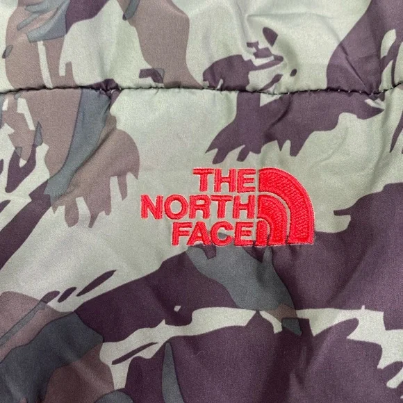 the North Face camo print medium weight zip up jacket L - Picture 3 of 15